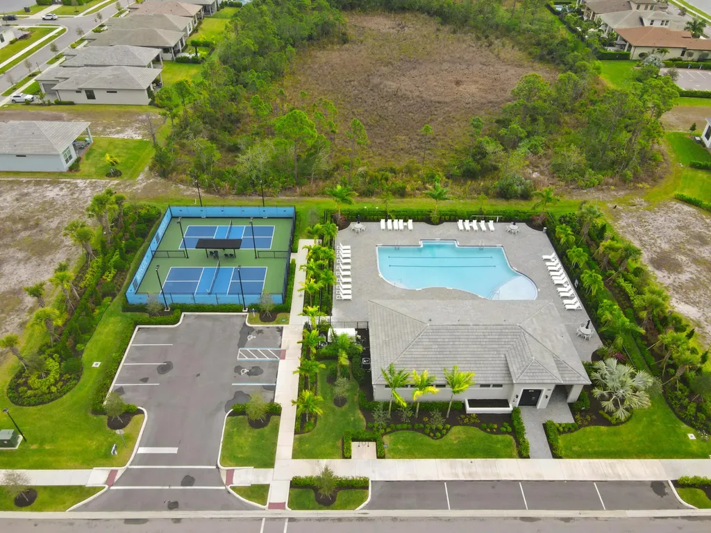 2133 SE Mosaic Boulevard Port St Lucie FL 34984