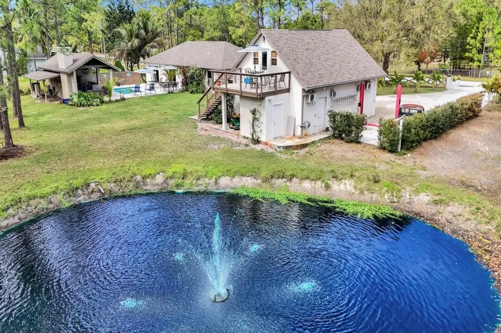14648 88th Place N The Acreage FL 33470