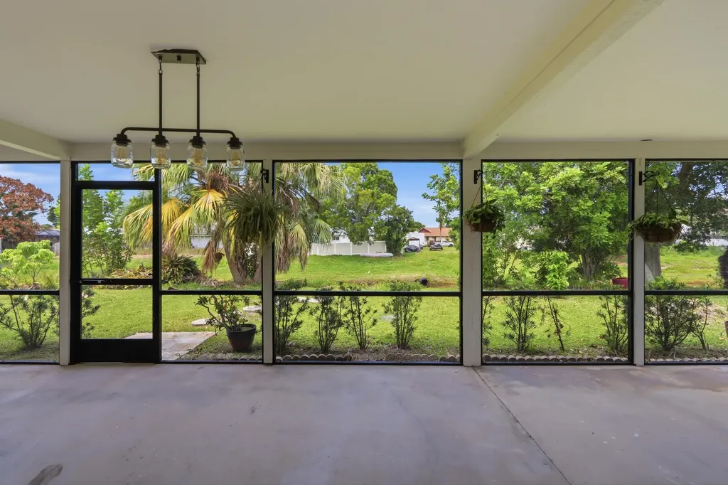 383 SE Whitmore Drive Port St Lucie FL 34984