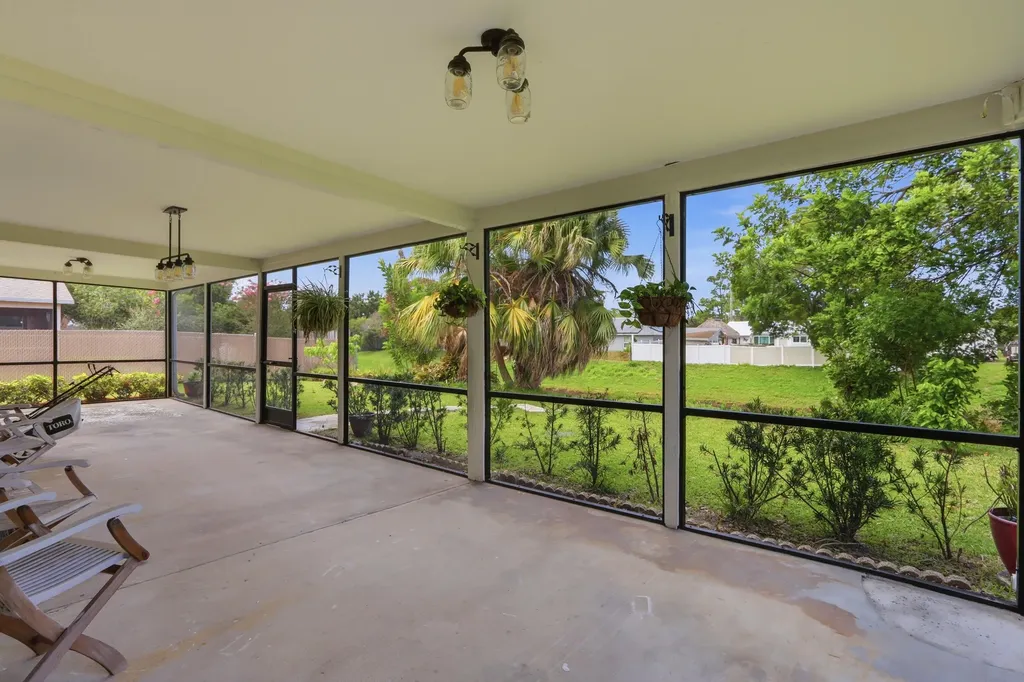 383 SE Whitmore Drive Port St Lucie FL 34984