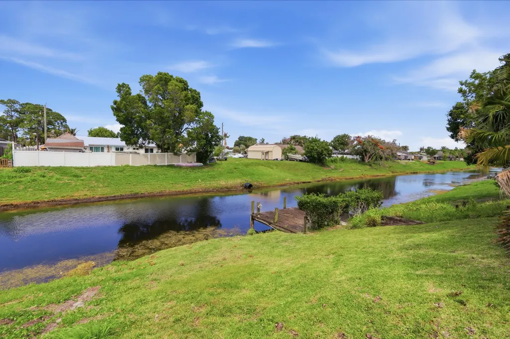 383 SE Whitmore Drive Port St Lucie FL 34984