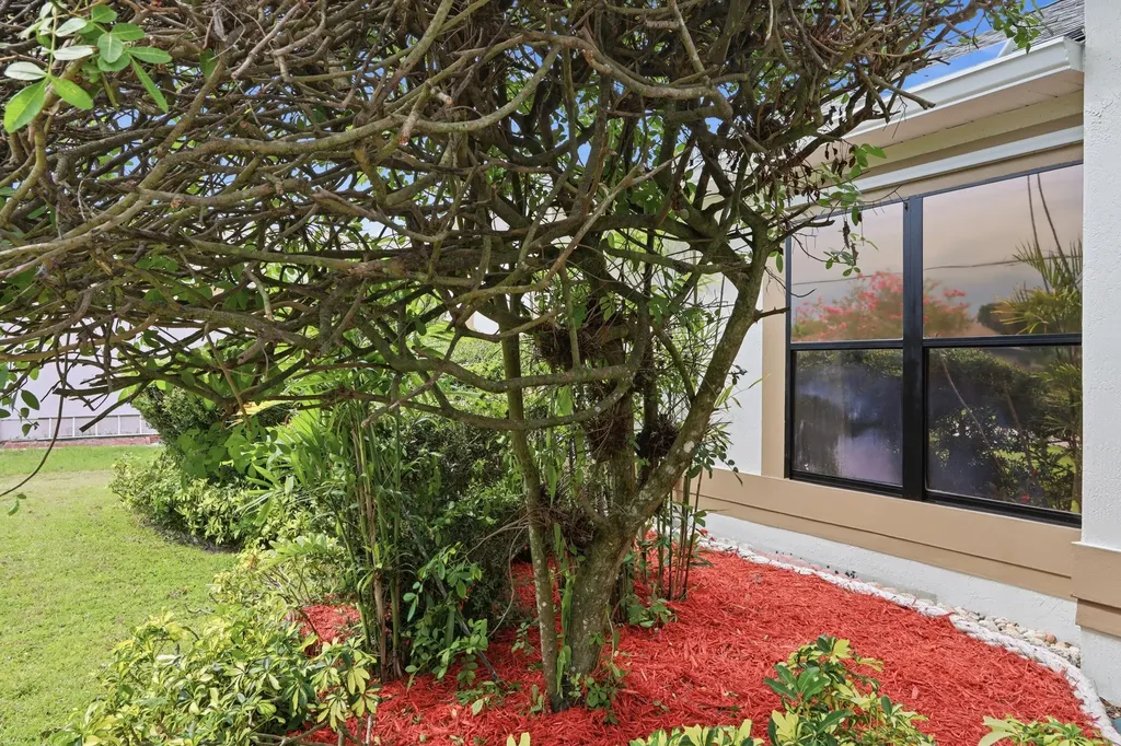 383 SE Whitmore Drive Port St Lucie FL 34984