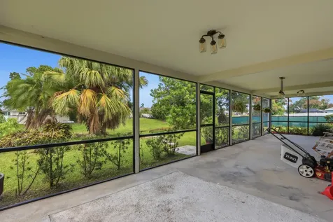 383 SE Whitmore Drive Port St Lucie FL 34984