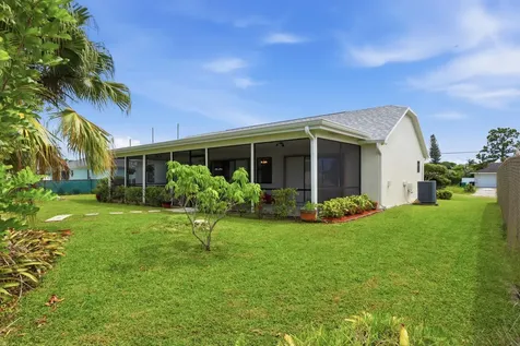 383 SE Whitmore Drive Port St Lucie FL 34984