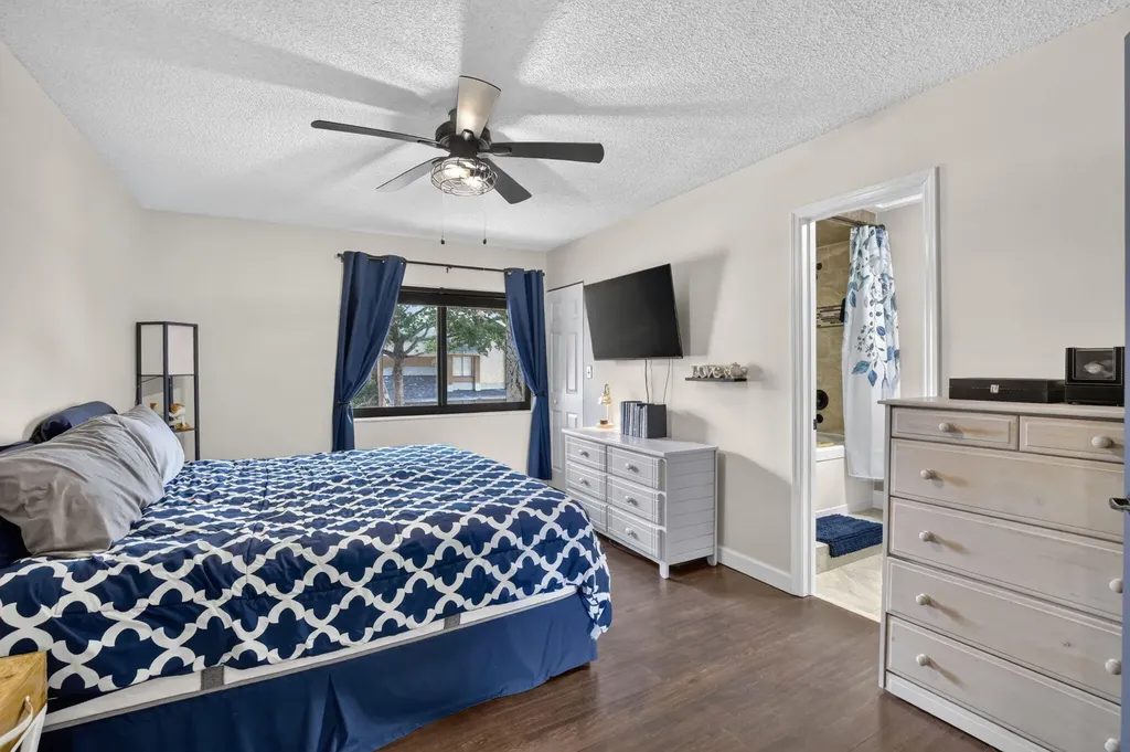 124 Wimbledon Lake Drive Plantation FL 33324