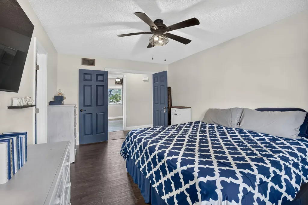 124 Wimbledon Lake Drive Plantation FL 33324