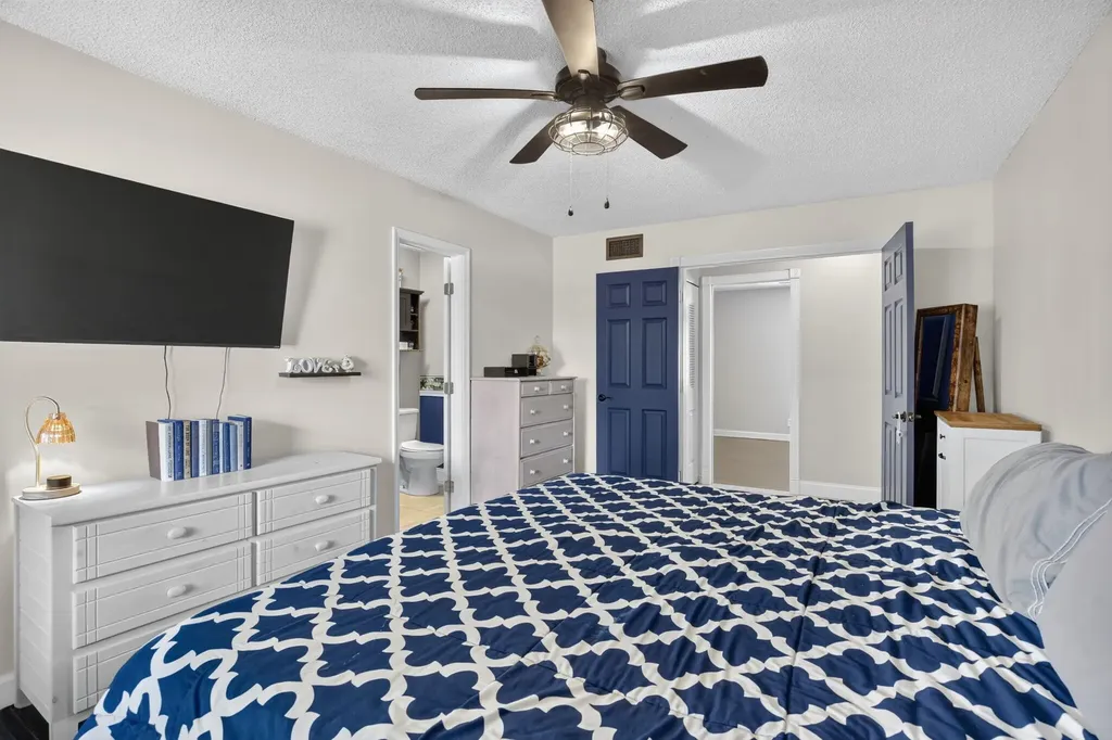 124 Wimbledon Lake Drive Plantation FL 33324