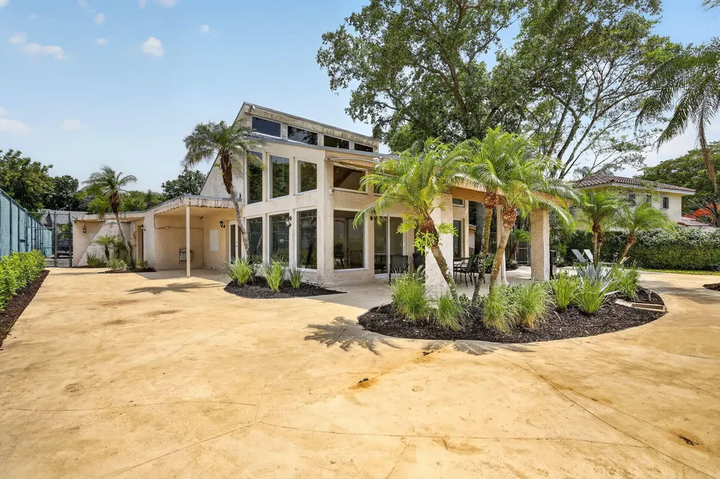 124 Wimbledon Lake Drive Plantation FL 33324