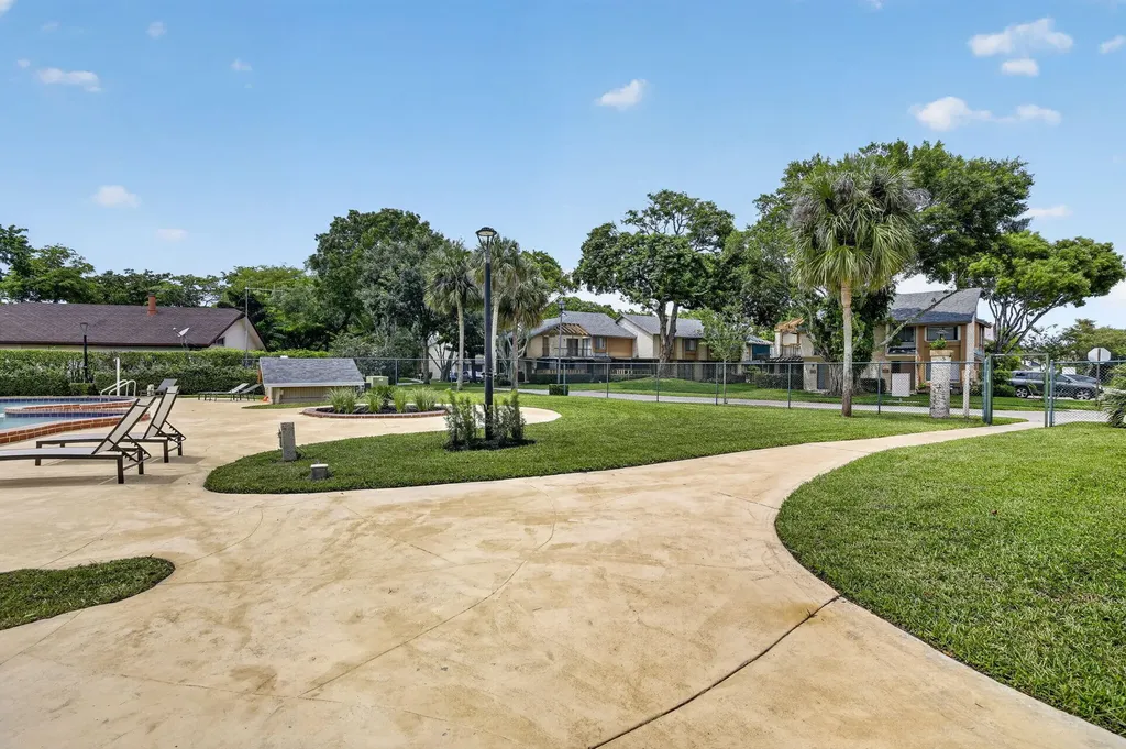 124 Wimbledon Lake Drive Plantation FL 33324