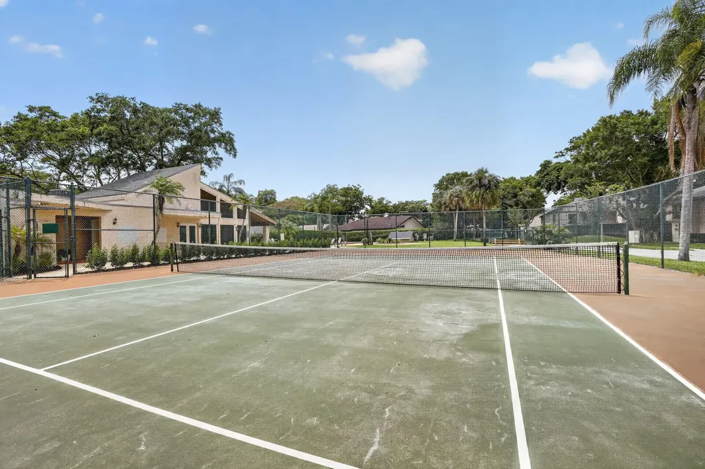 124 Wimbledon Lake Drive Plantation FL 33324