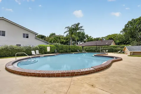 124 Wimbledon Lake Drive Plantation FL 33324