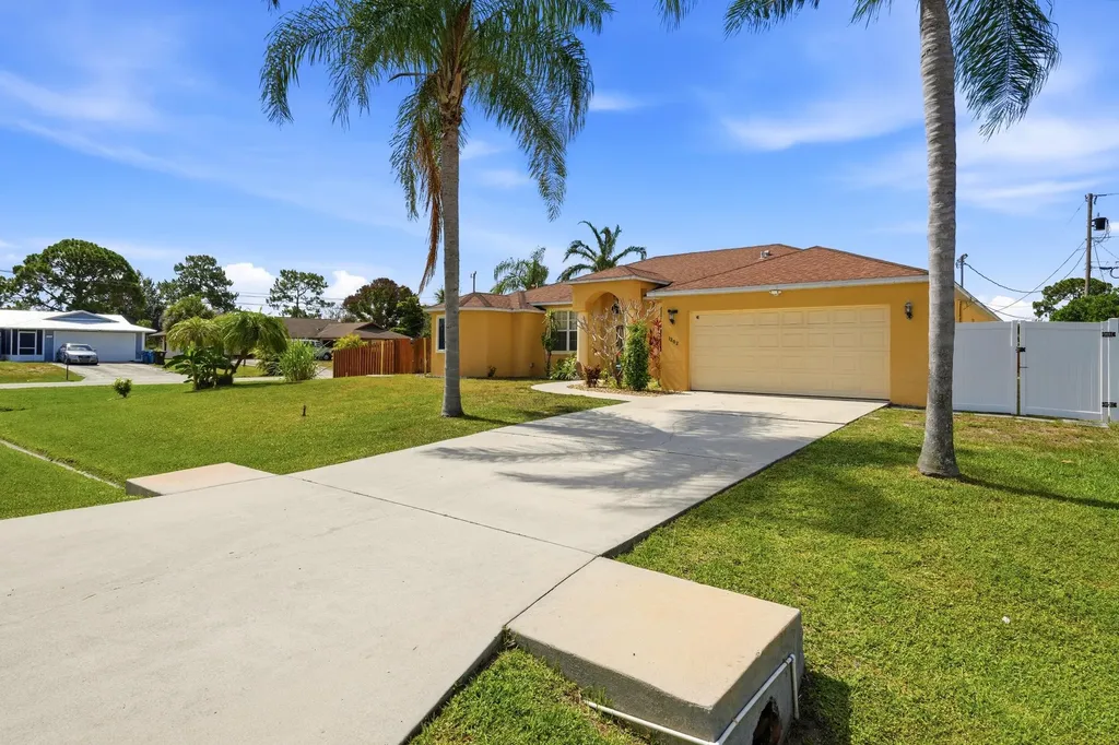 1202 SW San Esteban Avenue Port St Lucie FL 34953