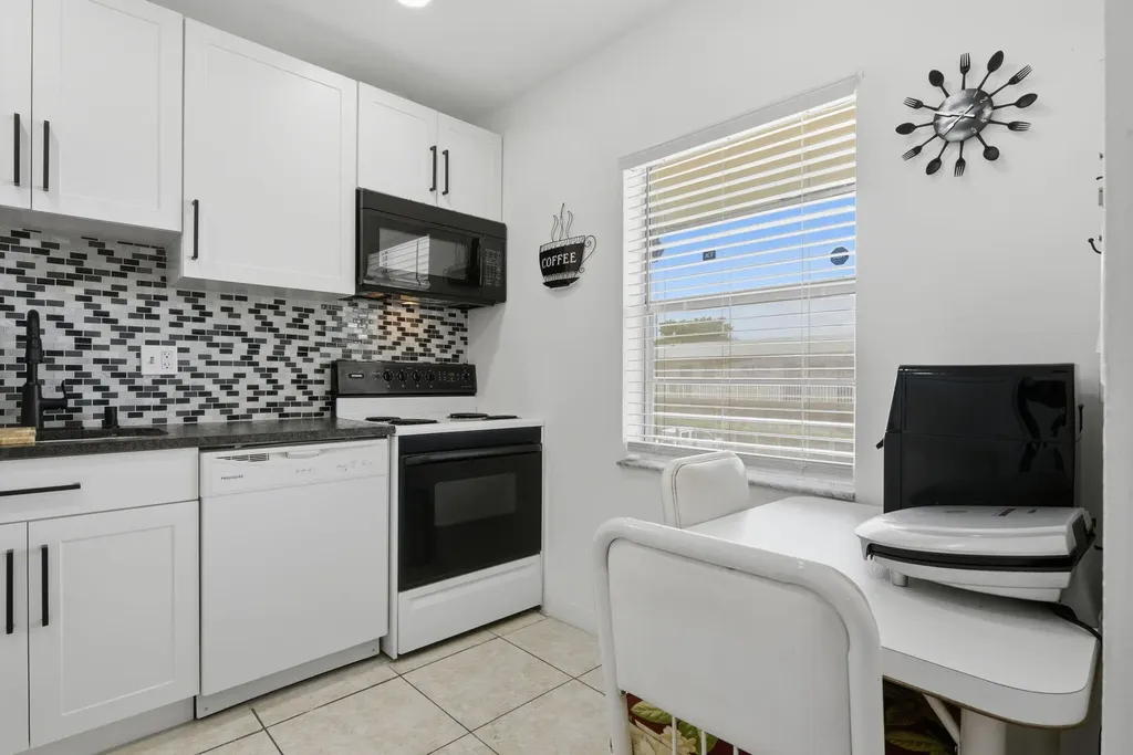 7505 NW 5th Place Margate FL 33063