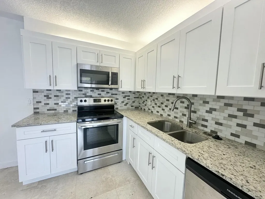 173 Lake Arbor Drive Palm Springs FL 33461