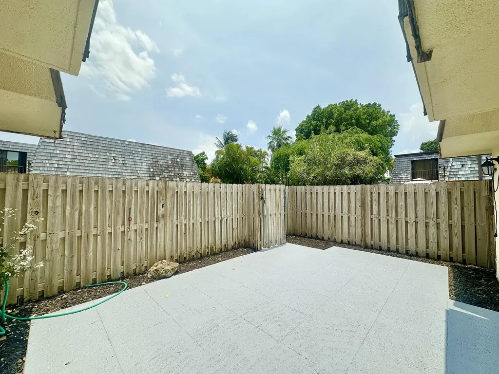 173 Lake Arbor Drive Palm Springs FL 33461