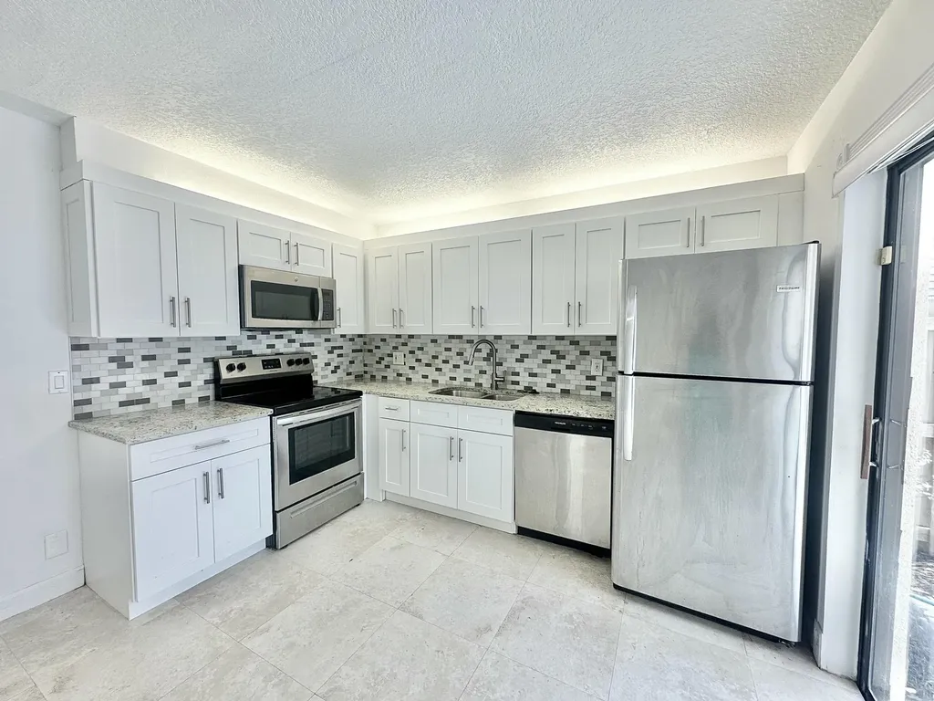 173 Lake Arbor Drive Palm Springs FL 33461