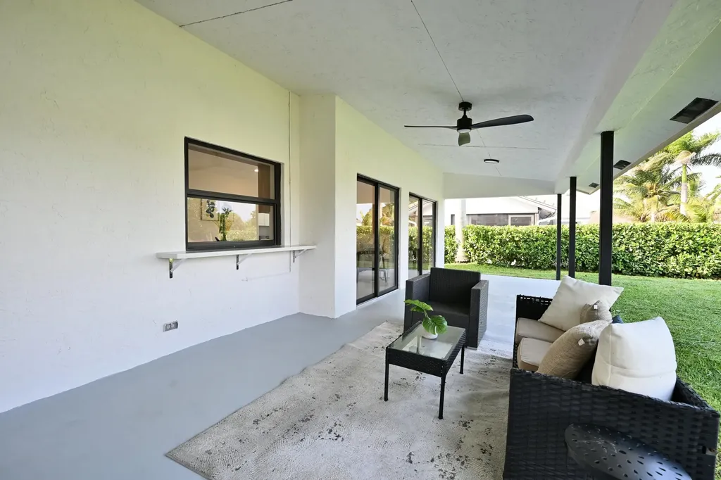 11741 Island Lakes Lane Boca Raton FL 33498