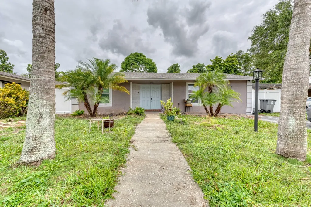 9696 SW 1st Place Boca Raton FL 33428