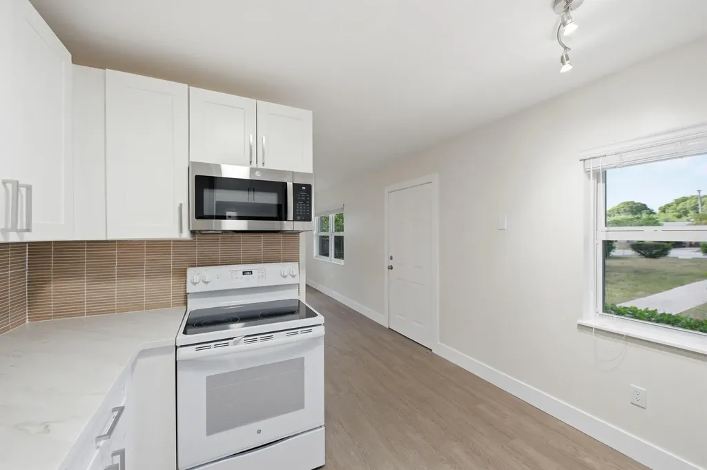 353 Wickline Boulevard Lantana FL 33462