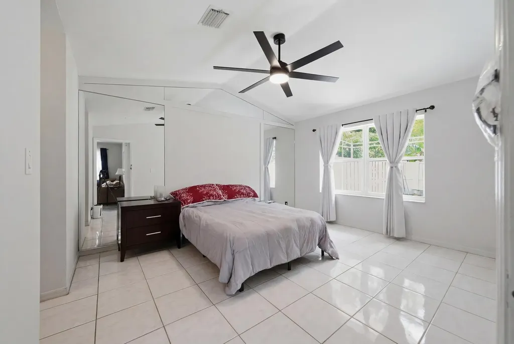 8417 NW 40th Court Sunrise FL 33351