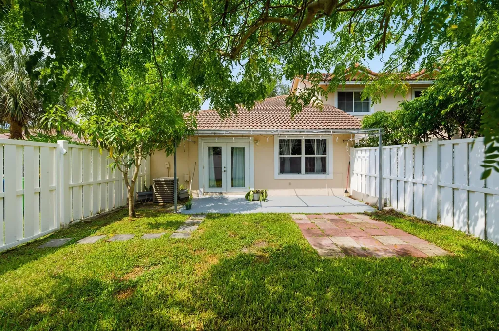 8417 NW 40th Court Sunrise FL 33351