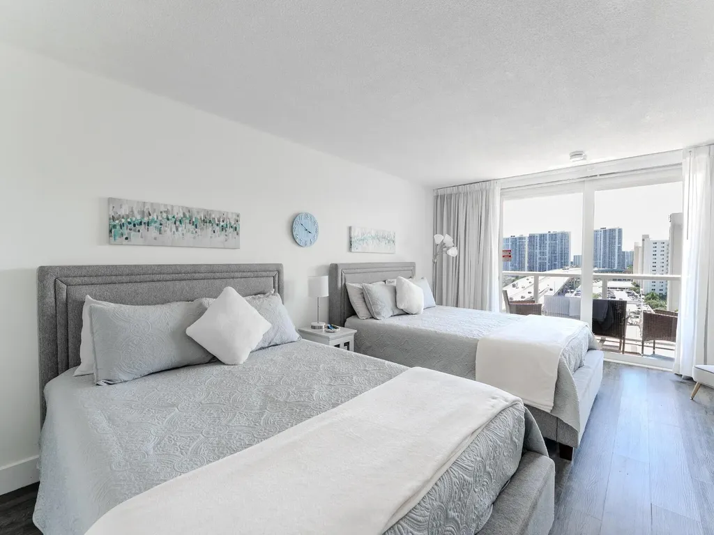 19201 Collins Avenue Sunny Isles Beach FL 33160