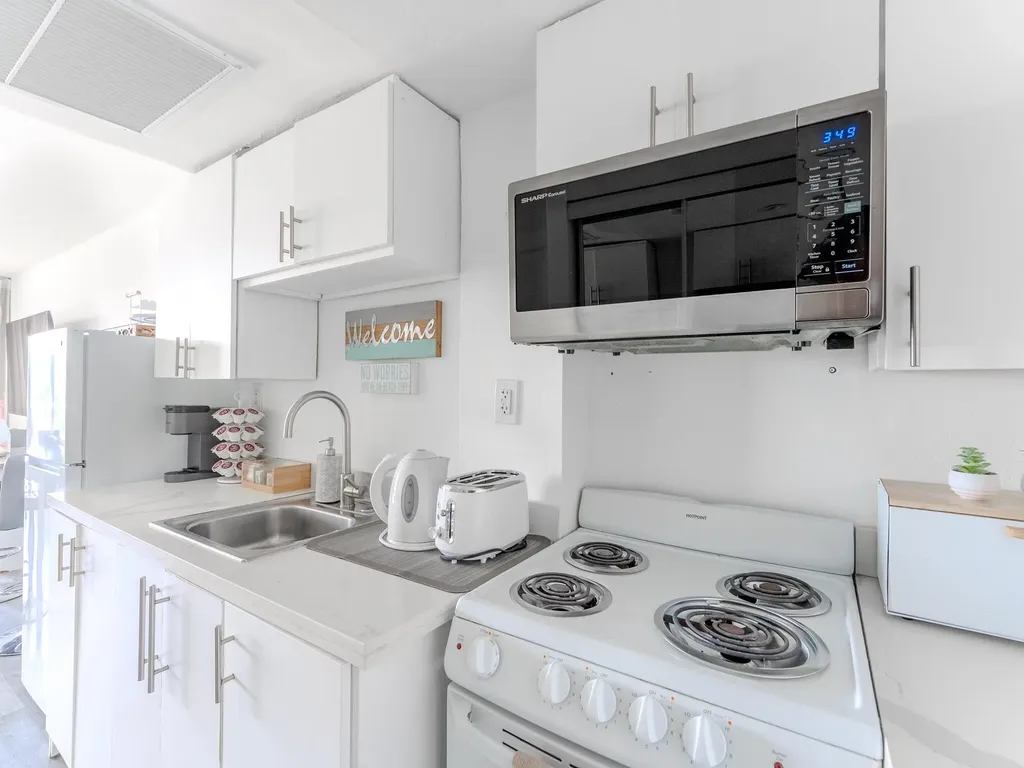 19201 Collins Avenue Sunny Isles Beach FL 33160