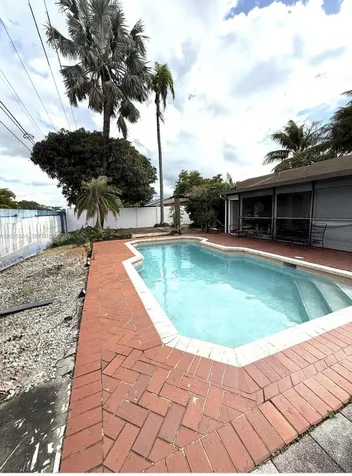 1020 SW 81st Terrace North Lauderdale FL 33068