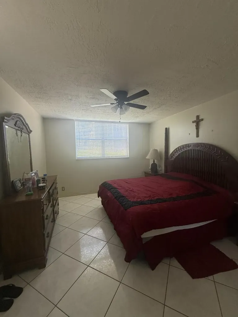 2811 Somerset Drive Lauderdale Lakes FL 33311
