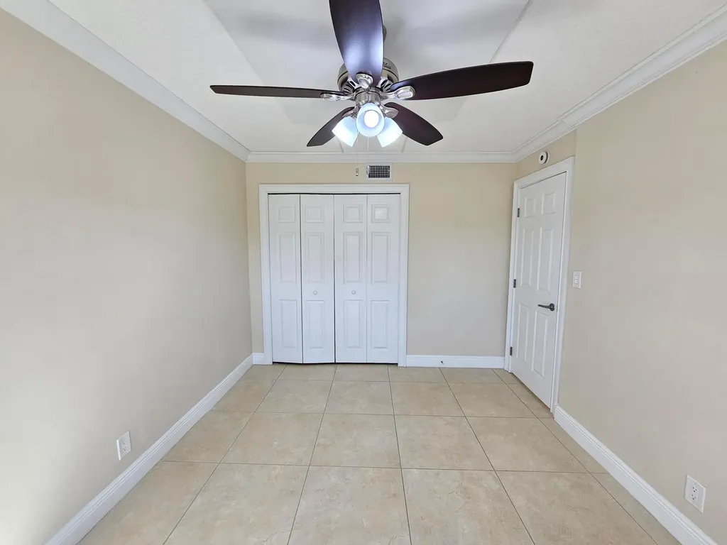 2562 Garden Drive N Lake Worth Beach FL 33461