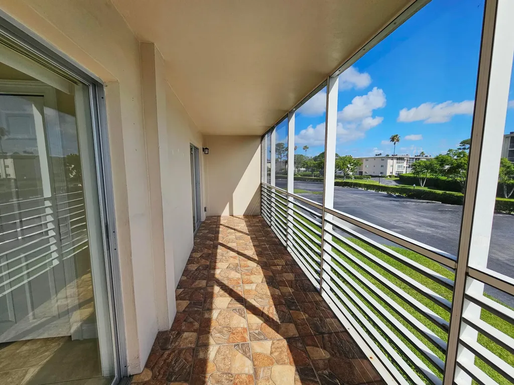 2562 Garden Drive N Lake Worth Beach FL 33461