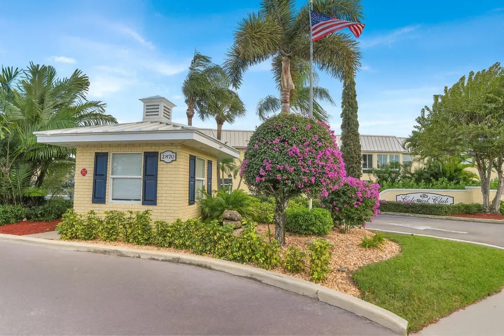 32 Colonial Club Drive Boynton Beach FL 33435
