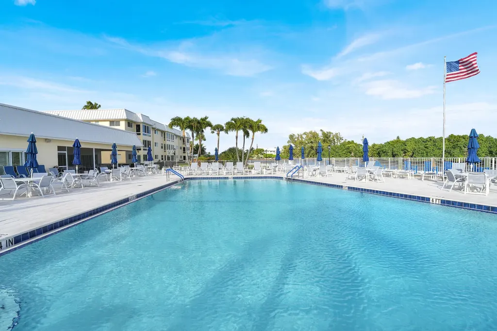 32 Colonial Club Drive Boynton Beach FL 33435
