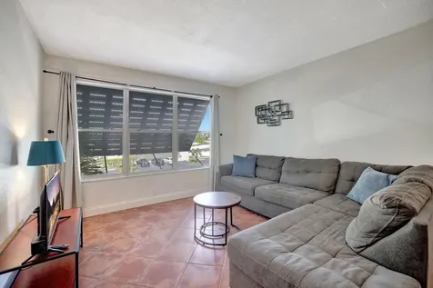 2400 NE 33rd Avenue Fort Lauderdale FL 33305