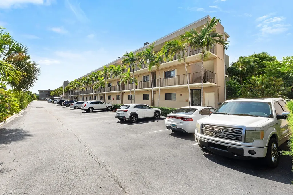3605 S Ocean Boulevard South Palm Beach FL 33480