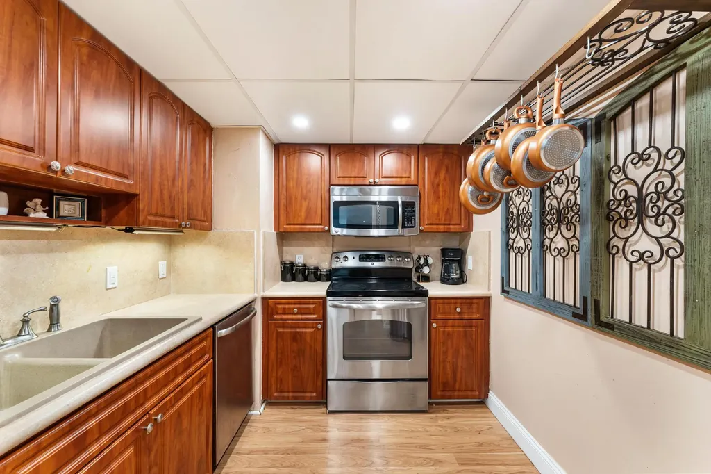 5600 N Flagler Drive West Palm Beach FL 33407