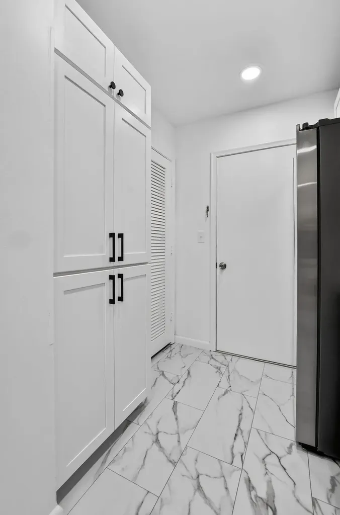 298 SW 6th Street Boca Raton FL 33432