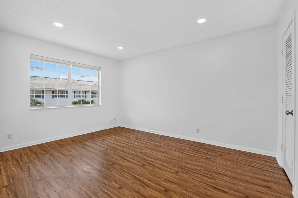 298 SW 6th Street Boca Raton FL 33432