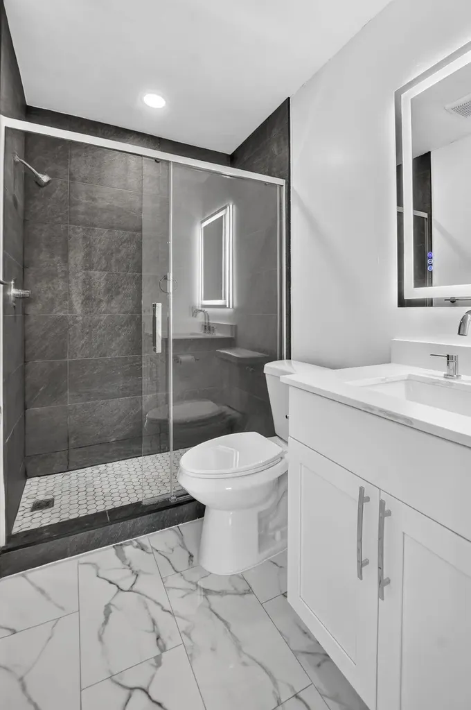 298 SW 6th Street Boca Raton FL 33432