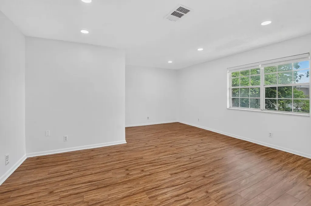 298 SW 6th Street Boca Raton FL 33432