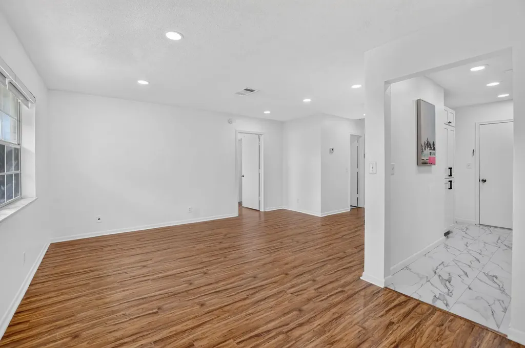 298 SW 6th Street Boca Raton FL 33432
