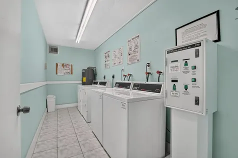 298 SW 6th Street Boca Raton FL 33432