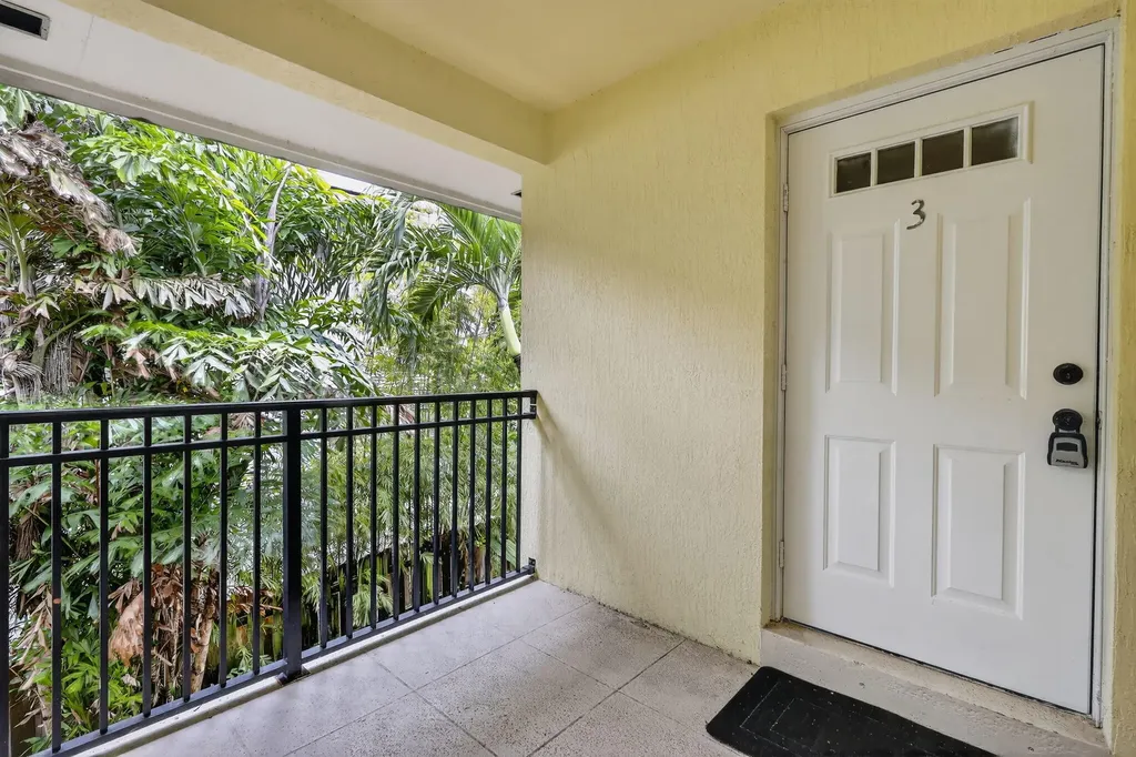 49 SE 7th Avenue Delray Beach FL 33483