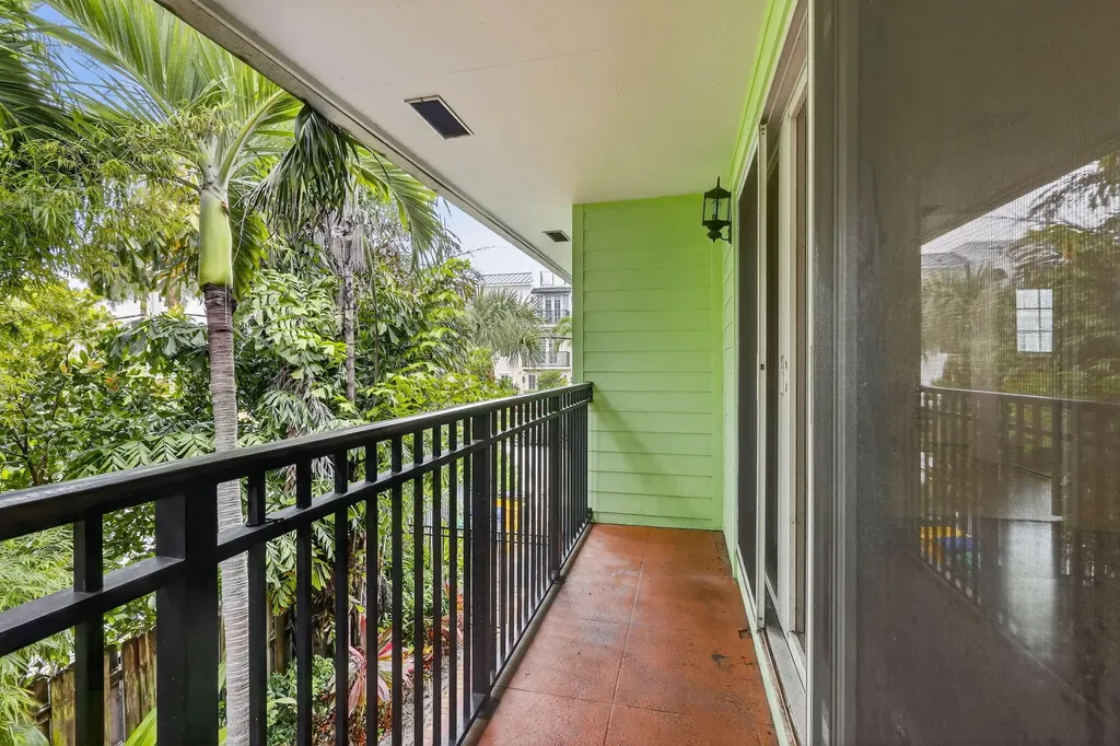 49 SE 7th Avenue Delray Beach FL 33483