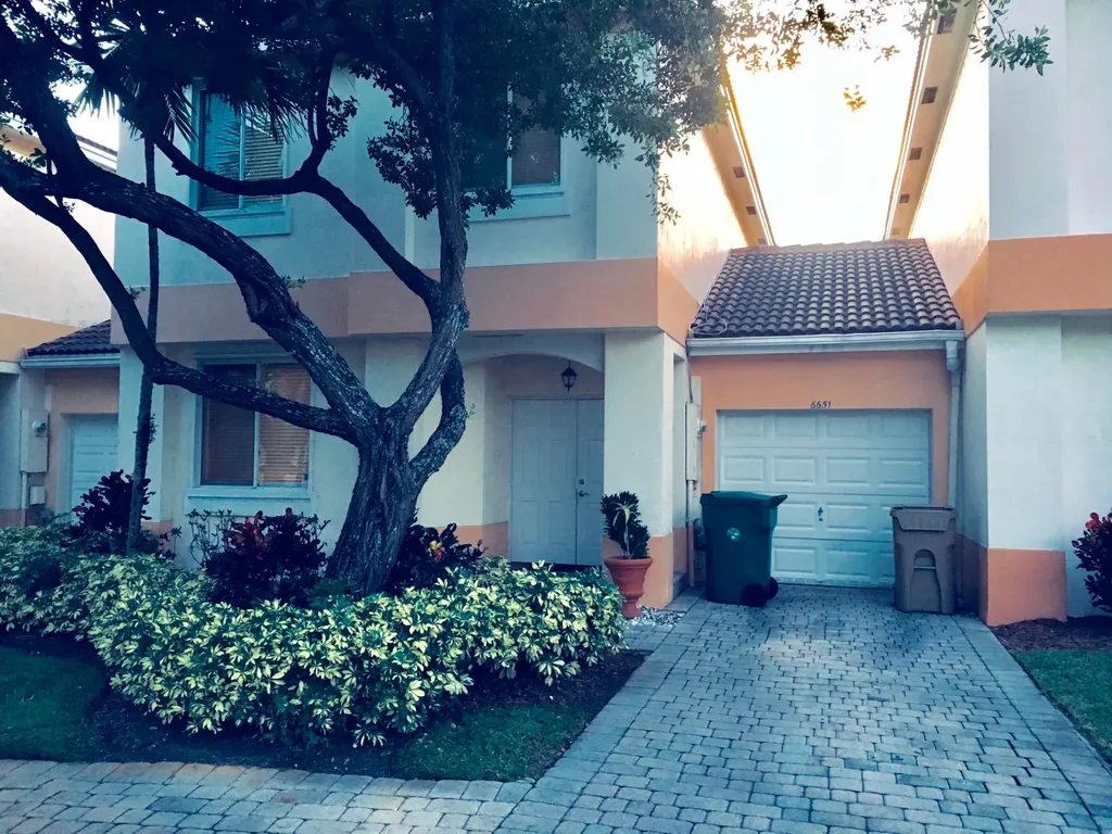 6651 Hidden Cove Drive Davie FL 33314