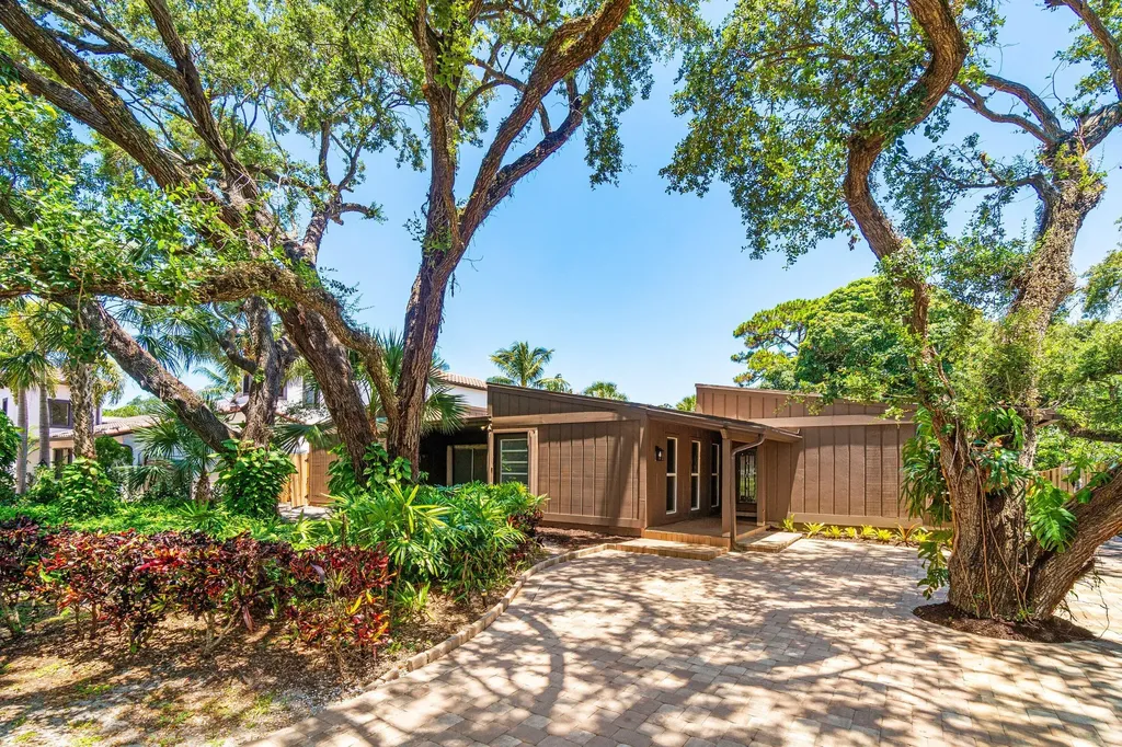 1051 SW 21st Street Boca Raton FL 33486