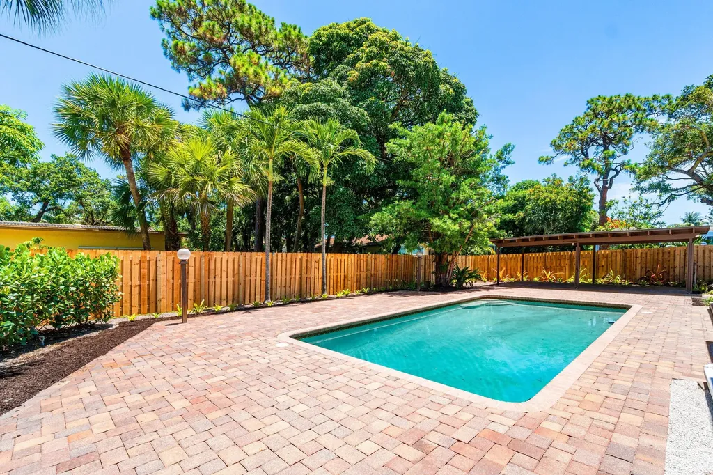 1051 SW 21st Street Boca Raton FL 33486