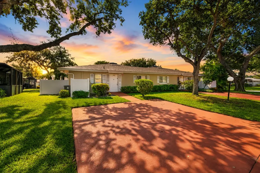 18762 Candlewick Drive Boca Raton FL 33496