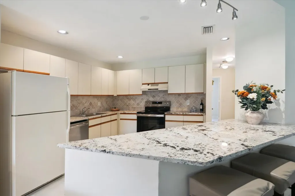 5750 Coach House Circle Boca Raton FL 33486