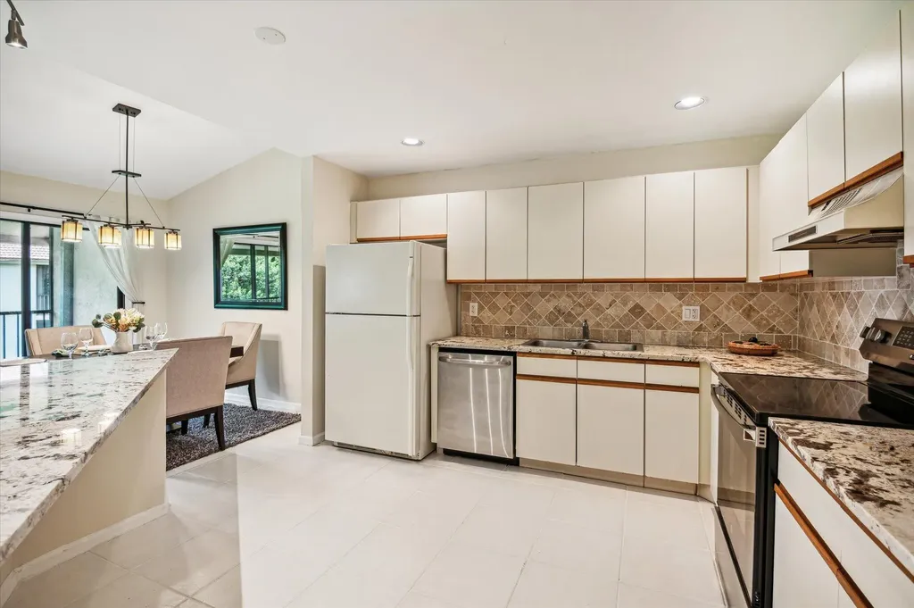 5750 Coach House Circle Boca Raton FL 33486